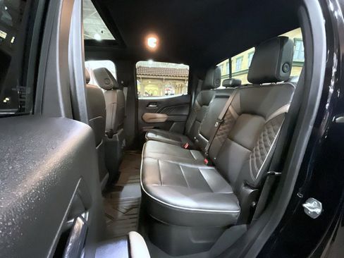 Certified 2024 GMC Canyon Denali image 19