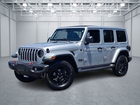 Used 2022 Jeep Wrangler Unlimited Sahara AWD/4WD image 5