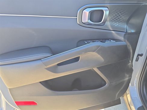 New 2026 Kia Sorento S image 18