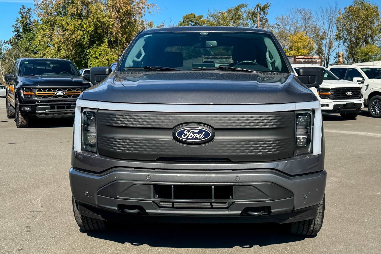 Used 2024 Ford F150 Lightning Flash AWD/4WD image 8
