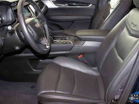 Certified 2025 Cadillac XT6 Premium Luxury image 23