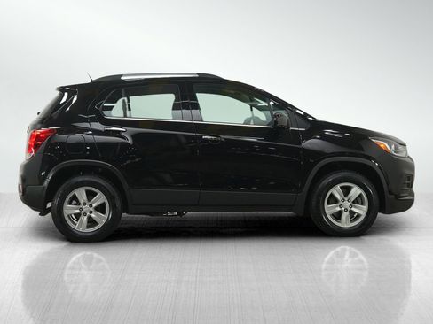 Used 2020 Chevrolet Trax LT w/ LT Convenience Package image 6