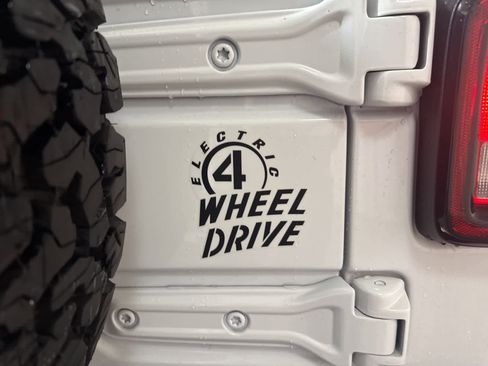 Used 2024 Jeep Wrangler Willys image 14