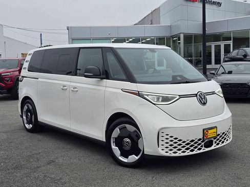 Used 2025 Volkswagen ID. Buzz Pro S RWD image 1