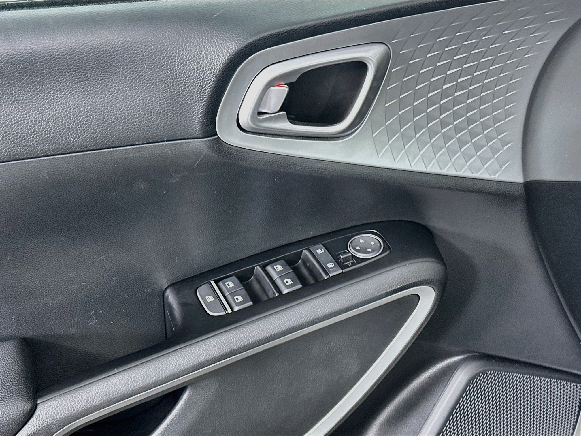 Used 2024 Kia Soul LX w/ Option Group 015 FWD image 15