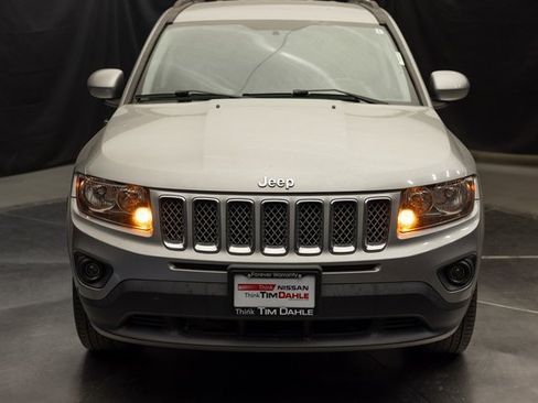 Used 2016 Jeep Compass Latitude image 3