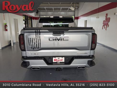 Used 2024 GMC Sierra 1500 Elevation w/ X31 Off-Road Package AWD/4WD image 3