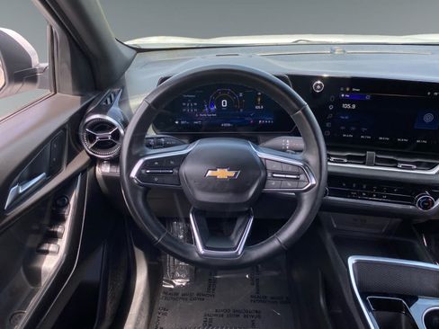 Used 2025 Chevrolet Equinox LT AWD/4WD image 12