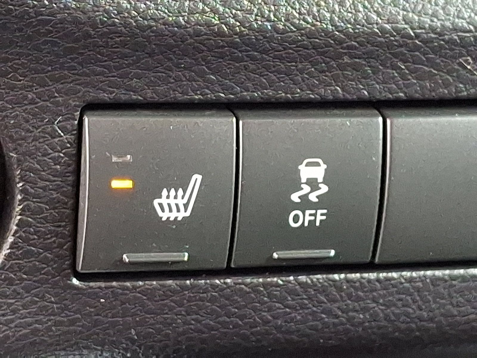 Used 2016 Jeep Wrangler Unlimited Rubicon w/ Connectivity Group AWD/4WD image 23
