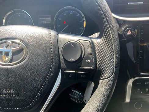 Used 2019 Toyota Corolla LE FWD image 25