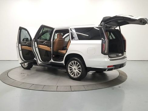 Used 2023 Cadillac Escalade Premium Luxury AWD/4WD image 13