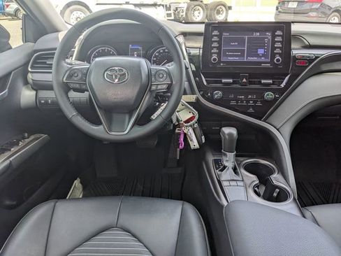 Used 2024 Toyota Camry SE image 16