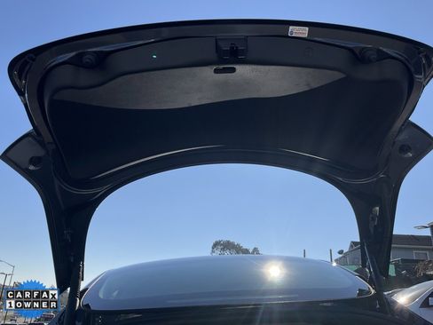 Used 2023 Tesla Model 3 Standard Range image 9