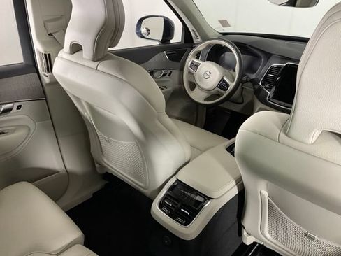 Certified 2025 Volvo XC90 T8 Plus w/ Protection Package Premier AWD/4WD image 32