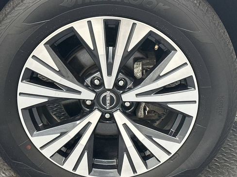 Used 2023 Nissan Rogue SV w/ SV Premium Package AWD/4WD image 20