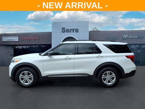 Used 2021 Ford Explorer XLT w/ Equipment Group 202A AWD/4WD image 4