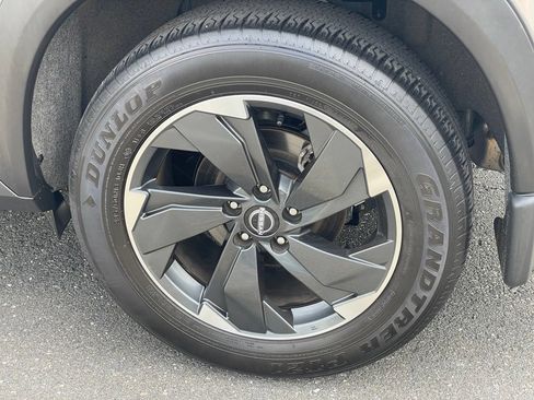 Certified 2024 Nissan Rogue SV w/ SV Premium Package AWD/4WD image 33
