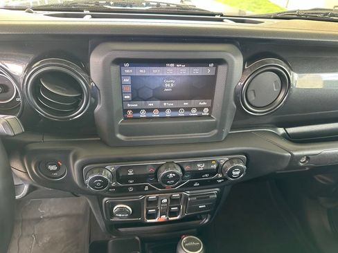 Used 2020 Jeep Gladiator Sport AWD/4WD image 23