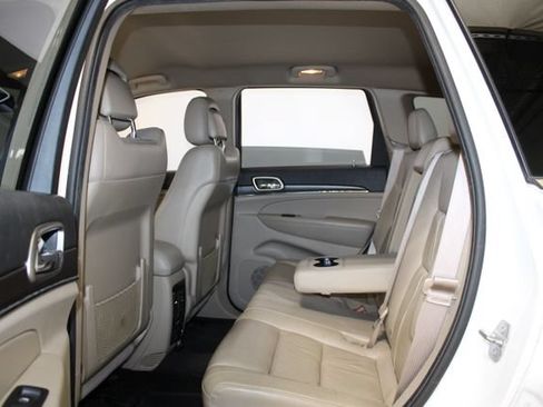 Used 2014 Jeep Grand Cherokee Limited AWD/4WD image 9