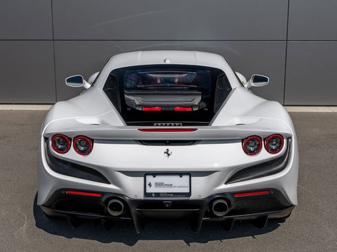 Certified 2022 Ferrari F8 Tributo RWD image 7