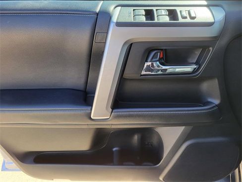 Used 2021 Toyota 4Runner SR5 Premium image 16