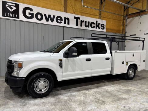Used 2022 Ford F250 XL w/ Power Equipment Group RWD image 4
