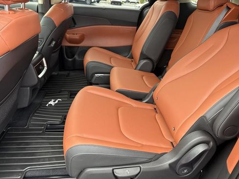 New 2026 Kia Carnival EX FWD image 26