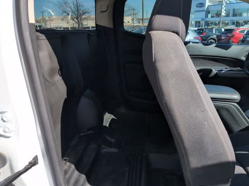 Used 2022 Chevrolet Colorado LT w/ Fleet Safety Package image 15