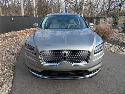 Used 2023 Lincoln Nautilus Reserve w/ Equipment Group 201A image 8