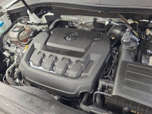 Used 2019 Volkswagen Tiguan SE image 26