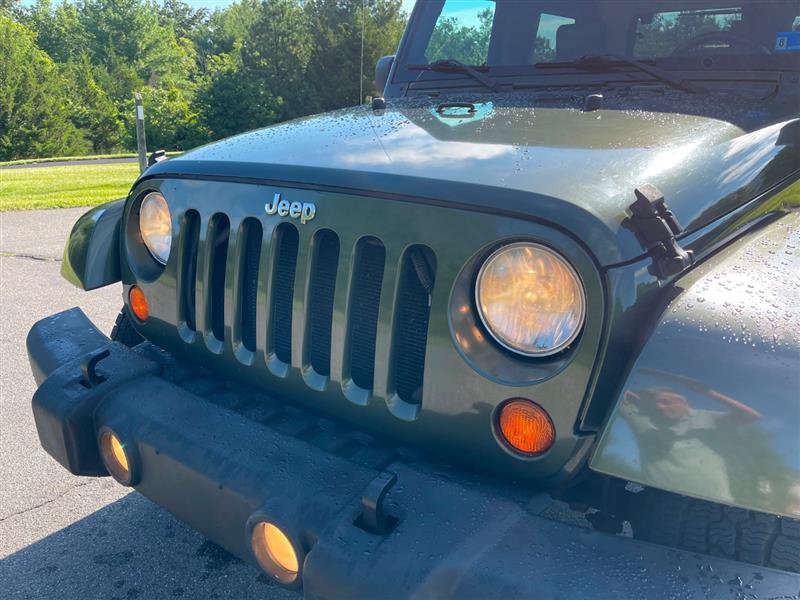 Used 2007 Jeep Wrangler Sahara w/ Dual Top Group AWD/4WD image 30