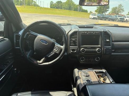 Used 2018 Ford Expedition Limited w/ Equipment Group 301A AWD/4WD image 12