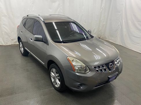 Used 2012 Nissan Rogue SV image 2