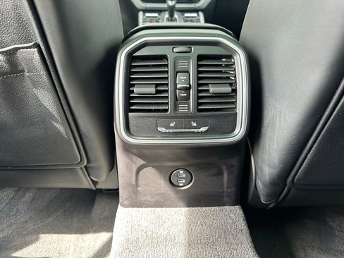 Certified 2023 Porsche Macan image 37