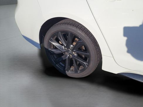 Used 2023 Toyota Corolla SE FWD image 19