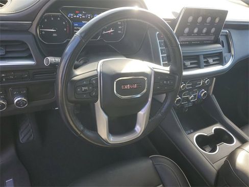 Used 2021 GMC Yukon SLT w/ SLT Premium Package image 19