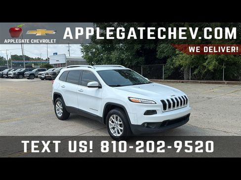 Used 2016 Jeep Cherokee Latitude w/ Cold Weather Group AWD/4WD image 1