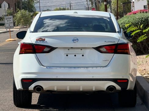 Used 2019 Nissan Altima 2.5 Platinum AWD/4WD image 5