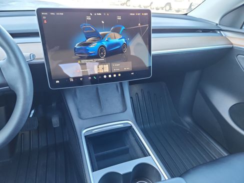 Used 2023 Tesla Model Y Long Range image 20