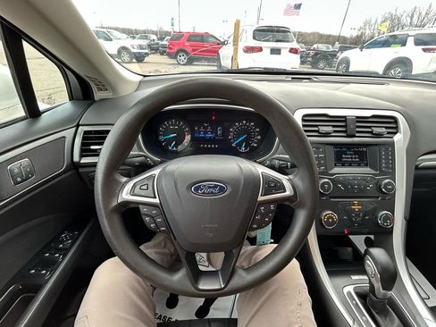 Used 2014 Ford Fusion SE image 27
