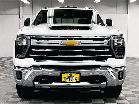 Used 2024 Chevrolet Silverado 2500 LTZ w/ LTZ Convenience Package image 3