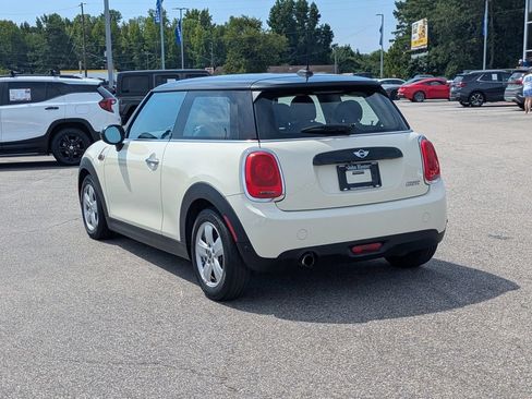 Used 2017 MINI Cooper 2-Door Hardtop FWD image 5