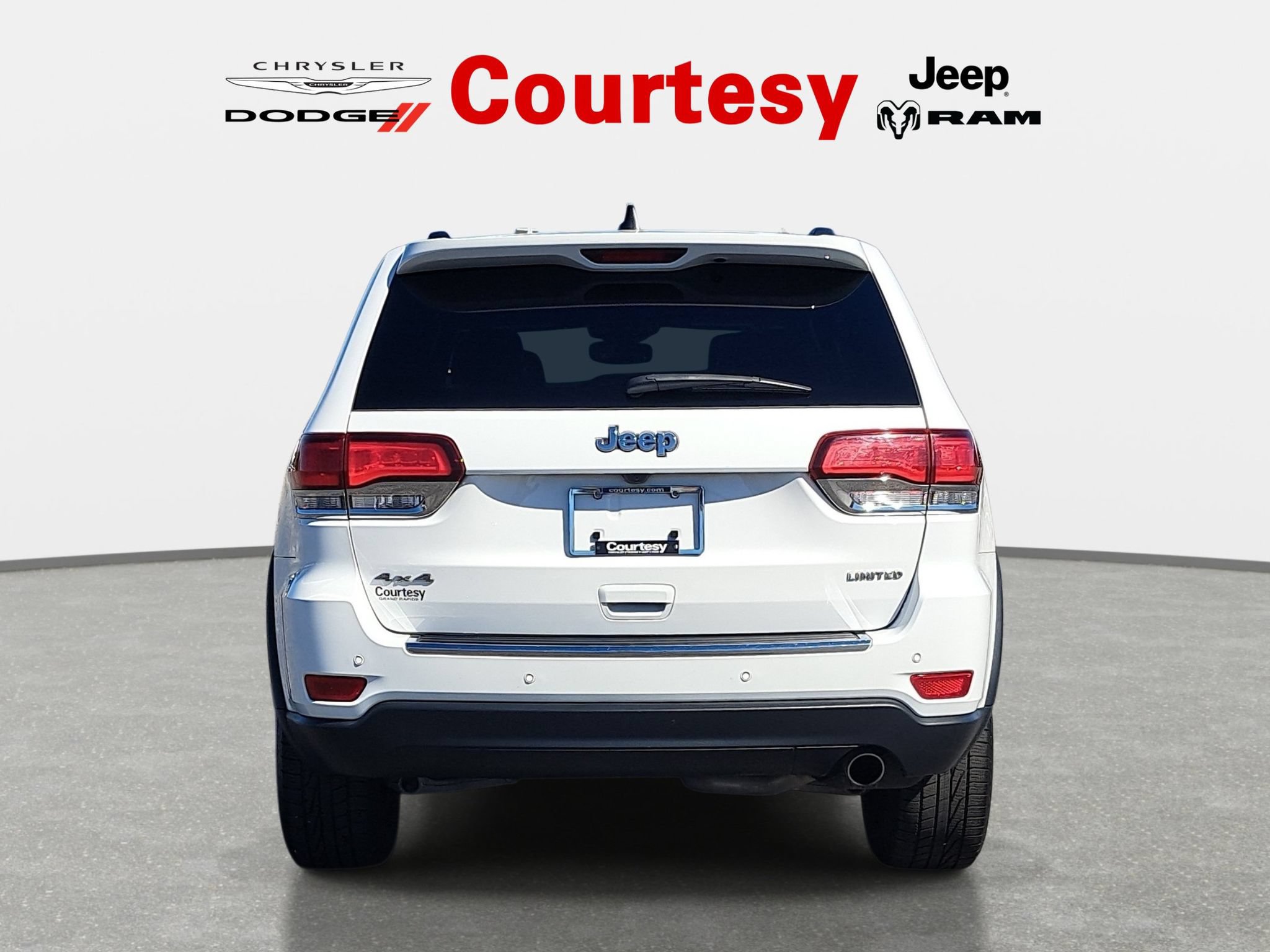 Used 2020 Jeep Grand Cherokee Limited w/ Premium Lighting Group AWD/4WD image 5