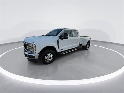 Certified 2024 Ford F350 Lariat w/ FX4 Off-Road Package image 5