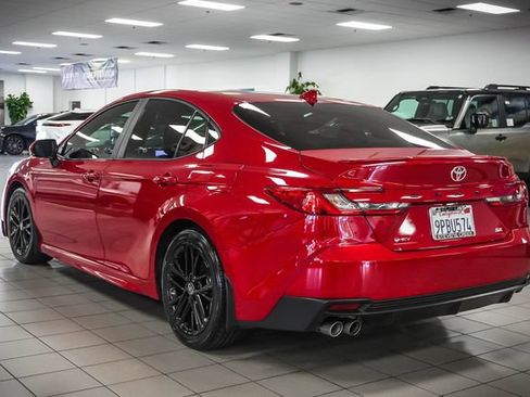 Used 2025 Toyota Camry SE FWD image 8