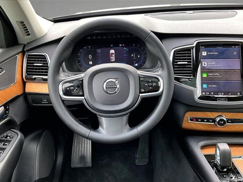 Certified 2023 Volvo XC90 B6 Plus image 7