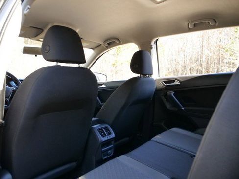 Used 2020 Volkswagen Tiguan S image 25