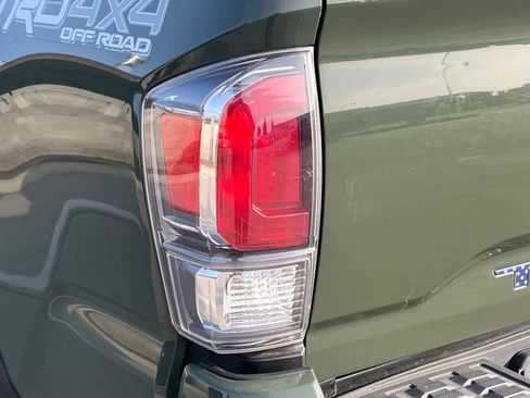 Used 2021 Toyota Tacoma TRD Off-Road image 15