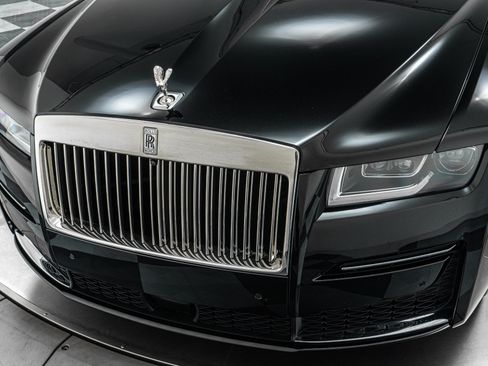 Used 2022 Rolls-Royce Ghost w/ Ghost Package AWD/4WD image 36