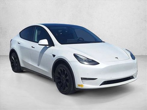 Used 2021 Tesla Model Y Long Range AWD/4WD image 3